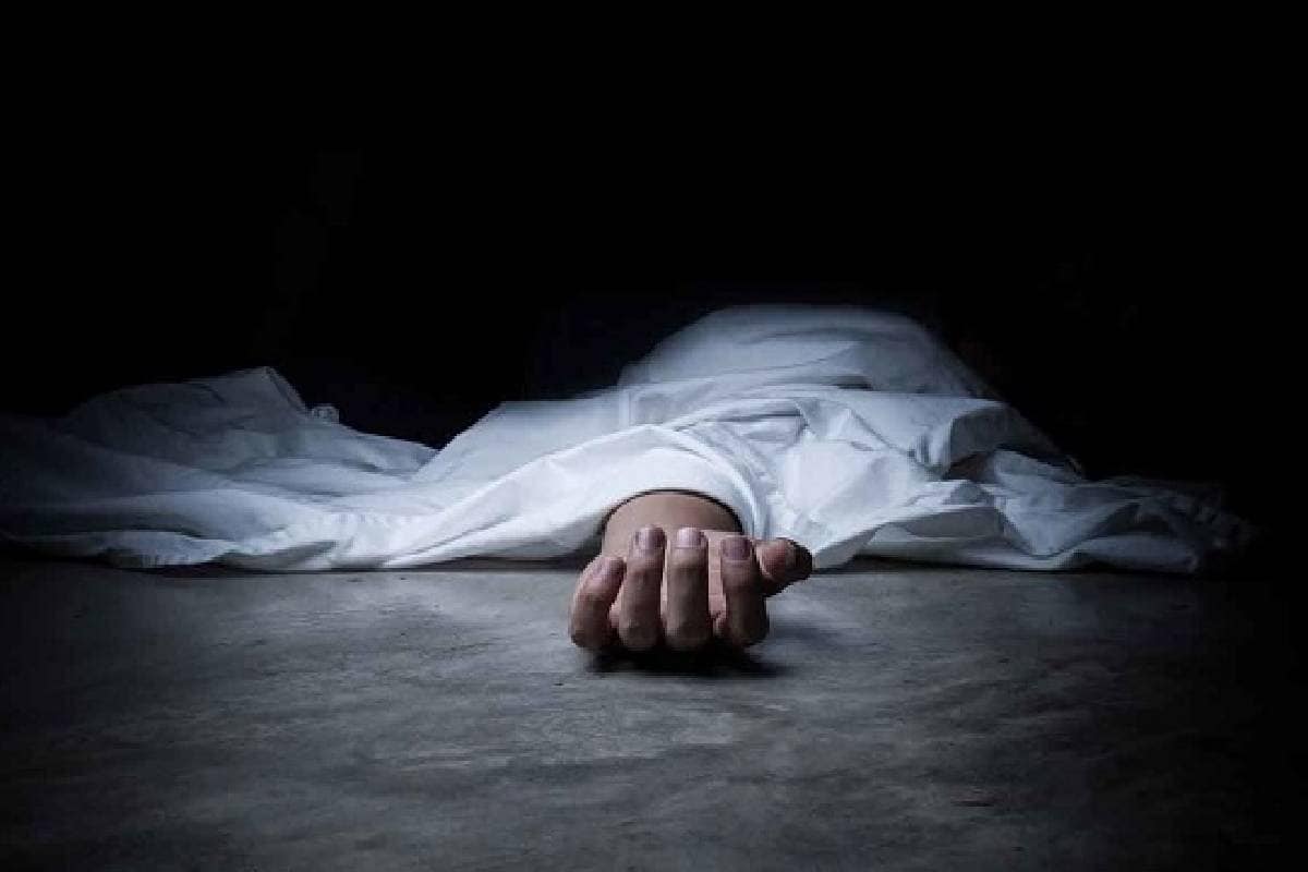 পুলিশ কমিশনার দিলীপ সাওয়ান্ত জানিয়েছেন, পুলিশ কমিশনার দিলীপ সাওয়ান্ত জানিয়েছেন,