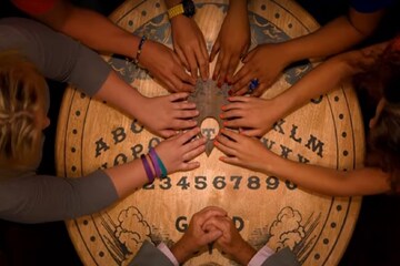 মৃত মানুষের কথা কী ভাবে শুনতে পান জীবিতরা ? কী বলছেন বিজ্ঞানীরা এই বিষয়ে মৃত মানুষের কথা কী ভাবে শুনতে পান জীবিতরা ? কী বলছেন বিজ্ঞানীরা এই বিষয়ে