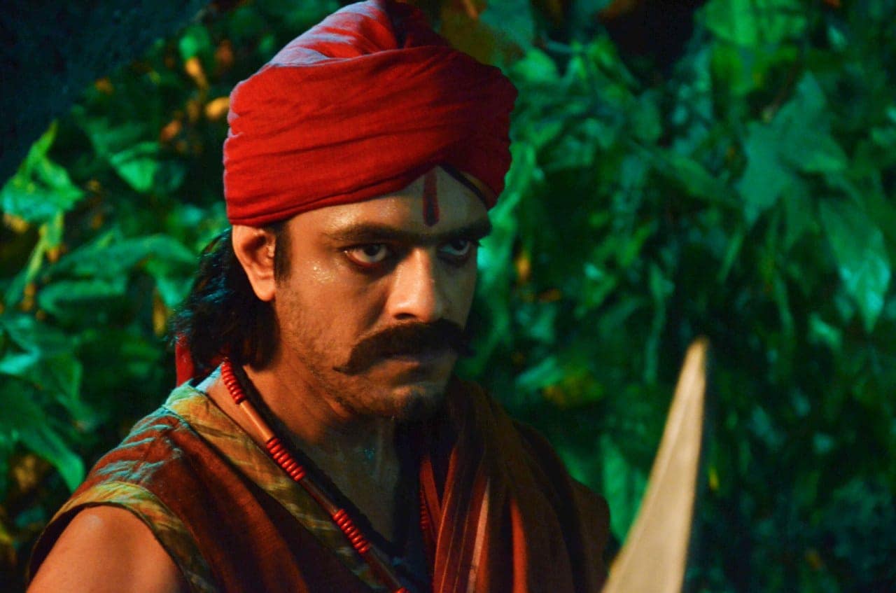খুব অল্প সময়ের মধ্যেই টিআরপিতে বেশ ওপর দিকেই জায়গা করে নিয়েছে মহাপীঠ তারাপীঠ ধারাবাহিক ৷ গল্পের বাঁধনি, টানটান উত্তেজনা সবর্পরি মা তারার পীঠস্থানের নেপথ্যের গল্প নিয়ে আলাদা আবেগ তো রয়েইছে সবার মনে ৷ খুব অল্প সময়ের মধ্যেই টিআরপিতে বেশ ওপর দিকেই জায়গা করে নিয়েছে মহাপীঠ তারাপীঠ ধারাবাহিক ৷ গল্পের বাঁধনি, টানটান উত্তেজনা সবর্পরি মা তারার পীঠস্থানের নেপথ্যের গল্প নিয়ে আলাদা আবেগ তো রয়েইছে সবার মনে ৷