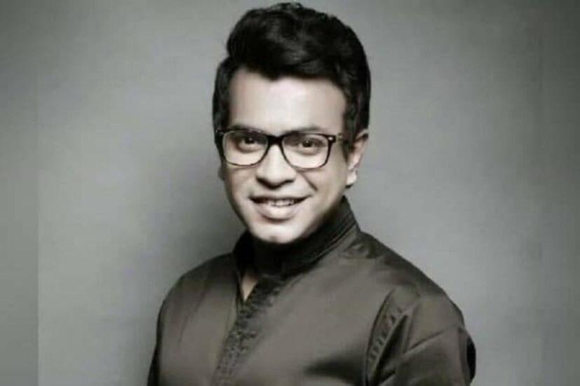 দিন কয়েক আগেই মনের ক্ষোভ উগরে দিয়েছেন অভিনেতা রুদ্রনীল ঘোষ। হাওড়ারই ভূমিপুত্র তিনি। অনেকের মত শাহী মঞ্চে রুদ্রনীলকে দেখা গেলেও অবাক হওয়ার কিছু নেই।
