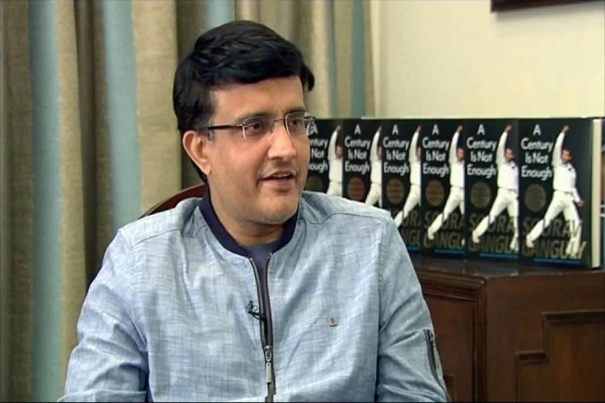 জয় শাহ ফোন করে বলেছিলেন,কেয়া খেল দিখায়া দাদা! সেই ভেলকির শেষে প্রাণে জল এলো সৌরভ ভক্তদের। আজই বাড়ি ফিরতে পারবেন সৌরভ গঙ্গোপাধ্যায়। আপাতত অন্তত তিন সপ্তাহ তাঁকে বিশ্রামে থাকতে হবে। সৌরভকে নিতে হাসপাতালে থাকবেন ডোনা গঙ্গোপাধ্যায়, স্নেহাশিস গঙ্গোপাধ্যায়। সৌরভকে নিয়ে যাওয়ার সময়ে নিরাপত্তাজনিত যাতে কোনও সমস্যা না হয় তা নিশ্চিত করতে উডল্যান্ডসে বাড়ানো হয়েছে নিরাপত্তা। জয় শাহ ফোন করে বলেছিলেন,কেয়া খেল দিখায়া দাদা! সেই ভেলকির শেষে প্রাণে জল এলো সৌরভ ভক্তদের। আজই বাড়ি ফিরতে পারবেন সৌরভ গঙ্গোপাধ্যায়। আপাতত অন্তত তিন সপ্তাহ তাঁকে বিশ্রামে থাকতে হবে। সৌরভকে নিতে হাসপাতালে থাকবেন ডোনা গঙ্গোপাধ্যায়, স্নেহাশিস গঙ্গোপাধ্যায়। সৌরভকে নিয়ে যাওয়ার সময়ে নিরাপত্তাজনিত যাতে কোনও সমস্যা না হয় তা নিশ্চিত করতে উডল্যান্ডসে বাড়ানো হয়েছে নিরাপত্তা।