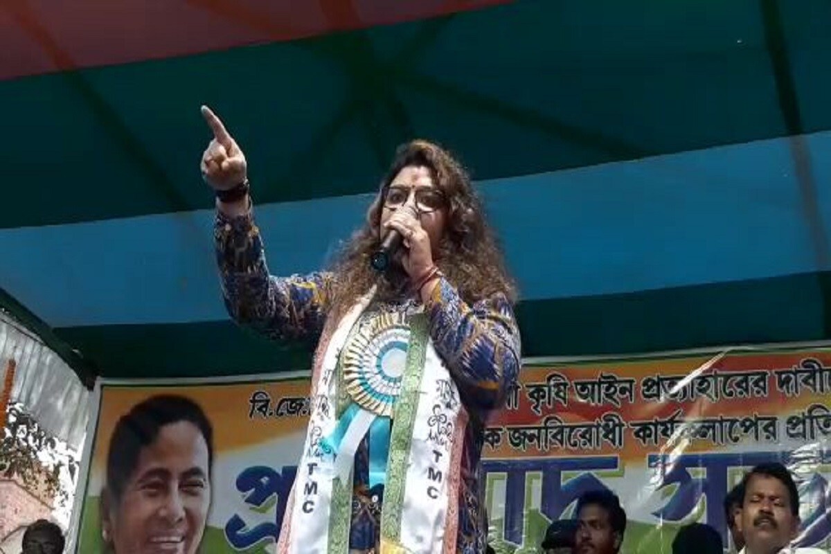 কেন বিজেপি ছেড়ে তৃণমূল কংগ্রেসে এলেন তা খোলসা করলেন সুজাতা মন্ডল খান। তাঁর স্বামী সাংসদ সৌমিত্র খাঁর কেন্দ্র বিষ্ণুপুরের খণ্ডঘোষ বিধানসভা এলাকায় এসে সেই কারণ খোলসা করলেন সুজাতা মন্ডল খাঁ। সোমবার পূর্ব বর্ধমানের খণ্ডঘোষ থানা সংলগ্ন হাটতলায় কেন্দ্রীয় সরকারের কৃষি নীতির প্রতিবাদে সভার আয়োজন করেছিল তৃণমূল কংগ্রেস। কেন বিজেপি ছেড়ে তৃণমূল কংগ্রেসে এলেন তা খোলসা করলেন সুজাতা মন্ডল খান। তাঁর স্বামী সাংসদ সৌমিত্র খাঁর কেন্দ্র বিষ্ণুপুরের খণ্ডঘোষ বিধানসভা এলাকায় এসে সেই কারণ খোলসা করলেন সুজাতা মন্ডল খাঁ। সোমবার পূর্ব বর্ধমানের খণ্ডঘোষ থানা সংলগ্ন হাটতলায় কেন্দ্রীয় সরকারের কৃষি নীতির প্রতিবাদে সভার আয়োজন করেছিল তৃণমূল কংগ্রেস।