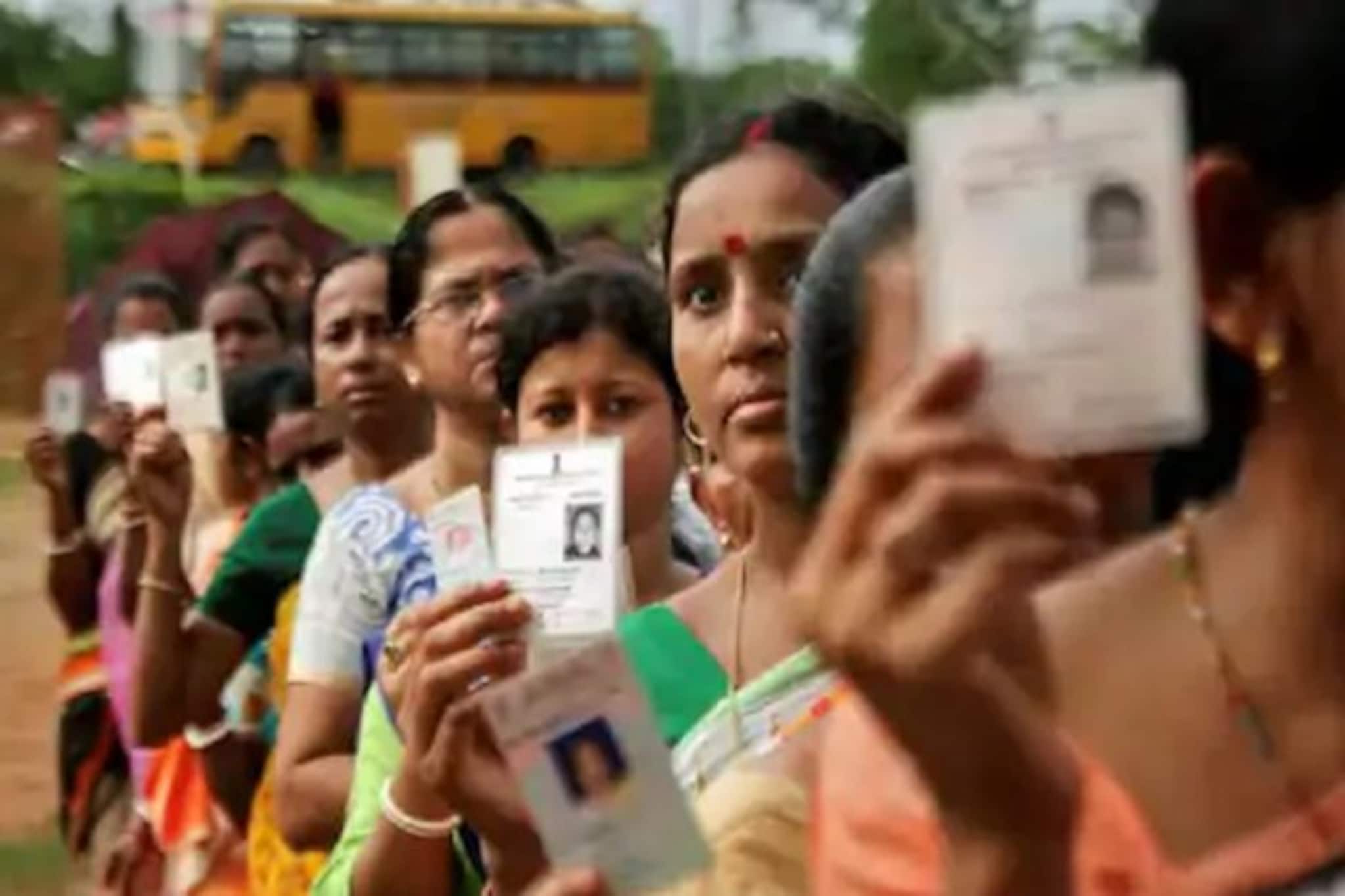 আধারের মতো এবার ভোটার আইডি কার্ডও ডাউনলোড করতে পারবেন, আজ থেকে মিলবে সুবিধা...