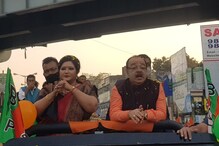 উত্তর কলকাতায় শোভন-বৈশাখীর রোড শো, সুর চড়িয়ে কড়া ভাষায় আক্রমণ মমতা-অভিষেককে উত্তর কলকাতায় শোভন-বৈশাখীর রোড শো, সুর চড়িয়ে কড়া ভাষায় আক্রমণ মমতা-অভিষেককে