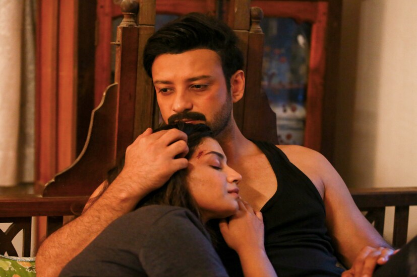 *'সিন্ডিকেট' থ্রিলার ছবি। আর ত্রিলার মানেই টান টান গল্পের বুনন। শান্তিলাল ও চন্দন সেন-এর মতো অভিনেতা থাকায়, ছবিতে ভাল অভিনয় দেখা যাবে, তা বলা বাহুল্য।