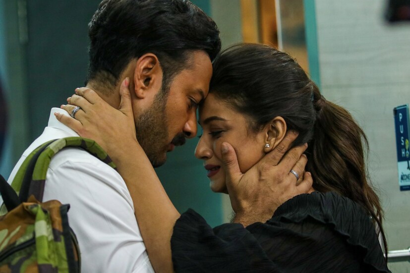 *পরিচালকের দাবি, তাঁর গল্পে বাঙালিয়ানা রয়েছে। বাংলার বেশ কিছু ভাল অভিনেতার সঙ্গে কাজ করতে পেরে , তা পরম প্রাপ্তি মনে করছেন। তাঁর দাবি, &quot;আমার ছবির চরিত্র কেউ সাদা কিংবা কালো নয়, সবই গ্রে শেডের।&quot;