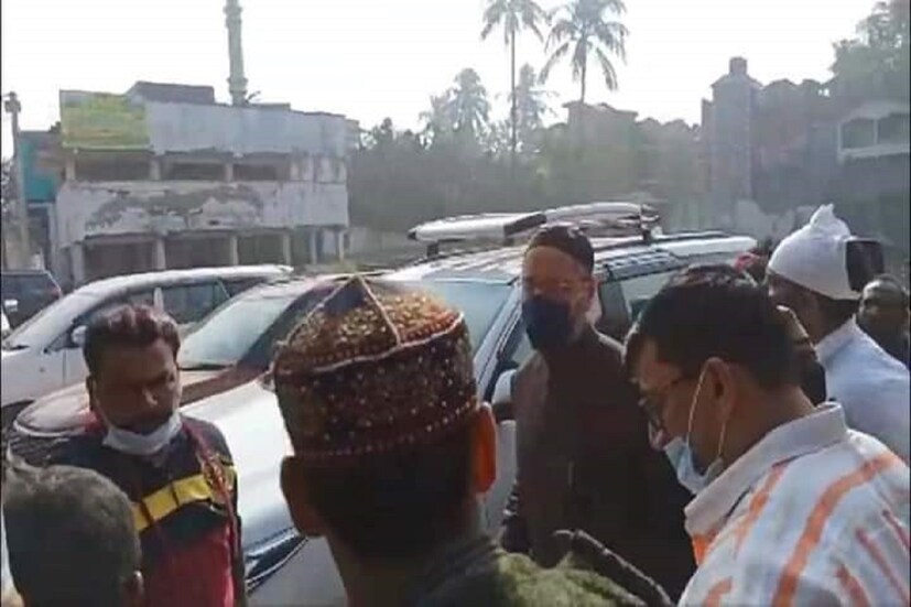 তবে বৈঠকের শেষে মিম প্রধান আসাদউদ্দিন ওয়াইসি জানিয়ে দিয়েছেন, বাংলায় তাঁদের কাজ শুরু হয়ে গিয়েছে৷ আব্বাসের নেতৃত্বেই কাজ করবেন বাংলায় কাজ করবেন তাঁরা৷ তব্বে আব্বাস মিমে যোগ দিন না দিন, বিধানসভা নির্বাচনের আগে তাঁর সংগঠনের সঙ্গে মিমের হাত মেলানোর সম্ভাবনা প্রবল৷ Info-Jiaul Alam