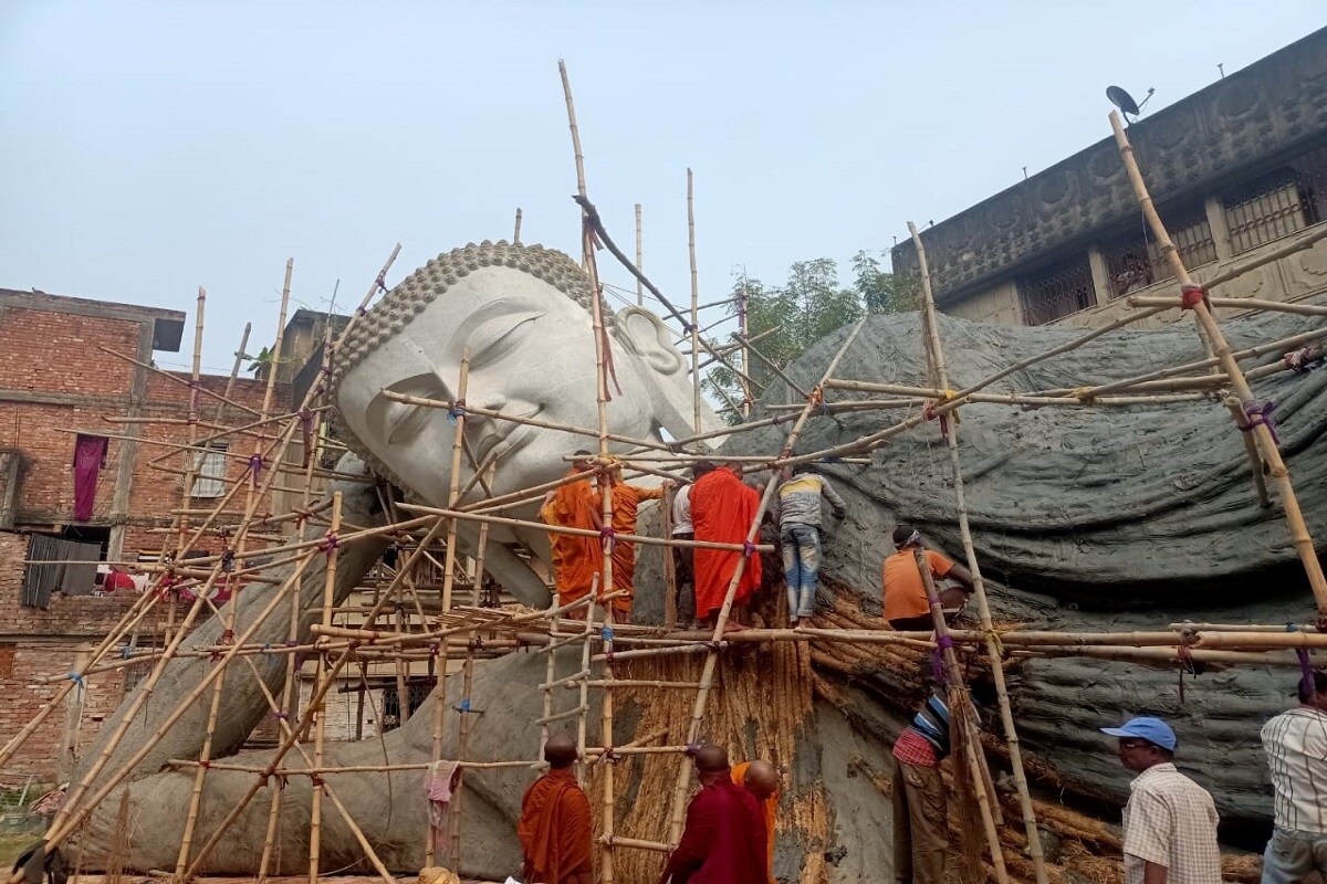 বুদ্ধগয়ার আম্মাঠোকরে বুদ্ধ ইন্টারন্যাশনাল ওয়েলফেয়ার মিশনের বৌদ্ধ মন্দিরে এই ১০০ ফুটের শায়িত বুদ্ধমূর্তি স্থাপিত হবে। Info and Photo- Vikrant Roy বুদ্ধগয়ার আম্মাঠোকরে বুদ্ধ ইন্টারন্যাশনাল ওয়েলফেয়ার মিশনের বৌদ্ধ মন্দিরে এই ১০০ ফুটের শায়িত বুদ্ধমূর্তি স্থাপিত হবে। Info and Photo- Vikrant Roy