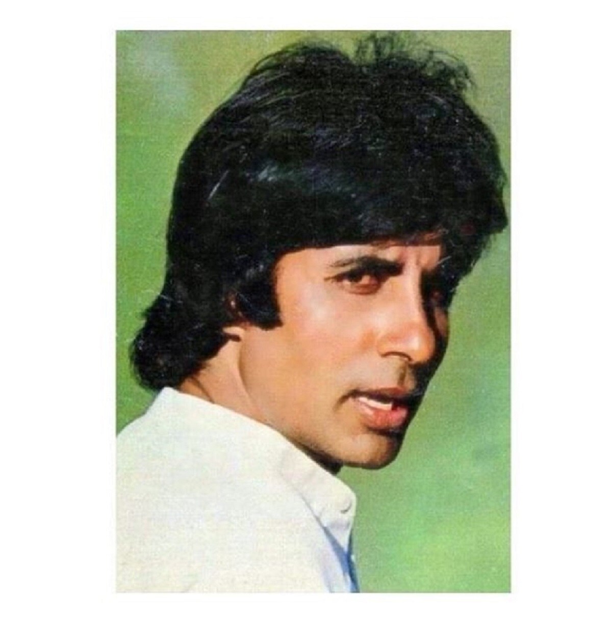 •তিনি বলেন যে, এই ছবিটি অমূল্য। কুলি ছবি শ্যুটিং-এর সময় তিনি গুরুতর আহত হন। দীর্ঘদিন হাসপাতালে ভর্তি ছিলেন তিনি। তারপর ফিরে আসেন। এবং এই ফিরে আসাকে পুনর্জন্ম হিসেবে ব্যাখ্যা করেন অমিতাভ। •তিনি বলেন যে, এই ছবিটি অমূল্য। কুলি ছবি শ্যুটিং-এর সময় তিনি গুরুতর আহত হন। দীর্ঘদিন হাসপাতালে ভর্তি ছিলেন তিনি। তারপর ফিরে আসেন। এবং এই ফিরে আসাকে পুনর্জন্ম হিসেবে ব্যাখ্যা করেন অমিতাভ।