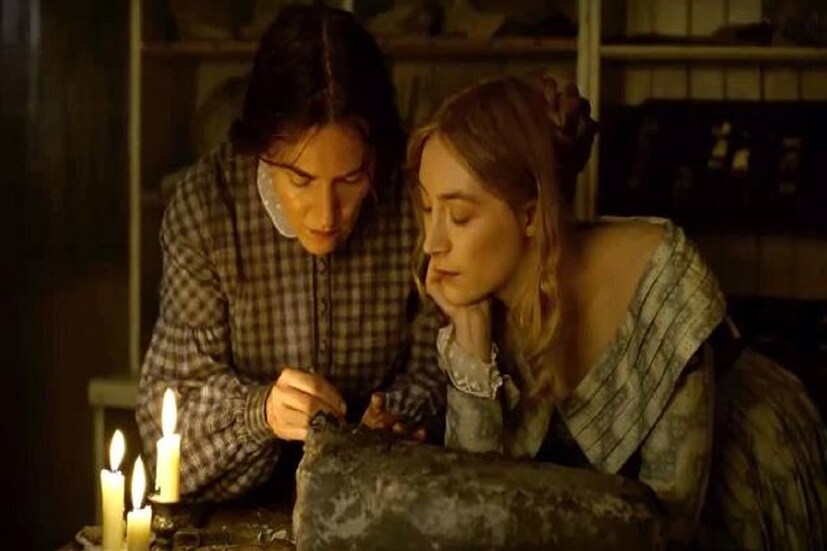 •পর্দায় নায়িকা সাওইরসে রোনানের সঙ্গে তাঁর প্রেমের গল্প দেখা যাবে অ্যামোনাইট ছবিতে। সেই নিয়ে বেশ বিতর্ক হয়েছে।