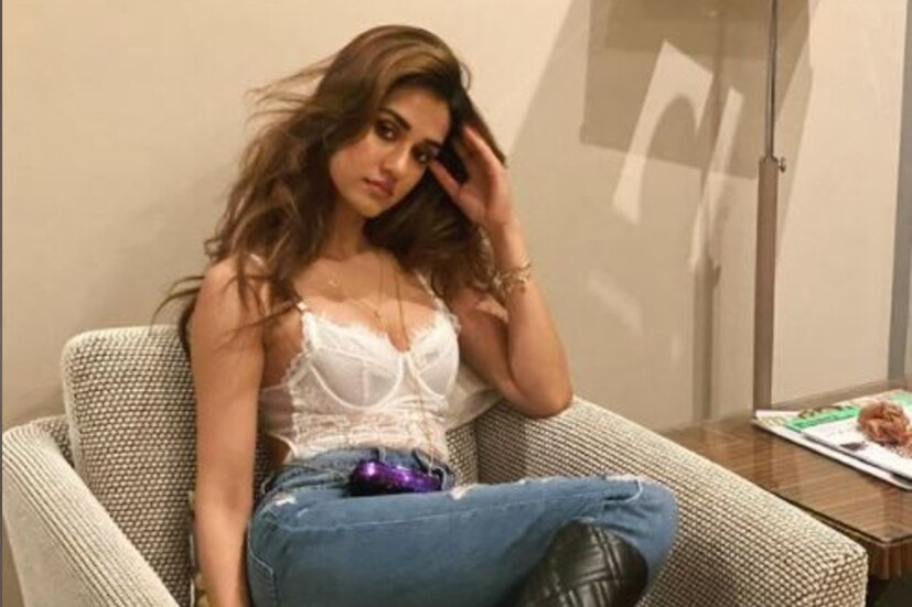একসঙ্গে বেশ কয়েকটি দৃশ্যেও দেখা যাবে দুজনকে। বেশ বড় ভাবেই এই ছবি মুক্তি পাবে। ছবির পরিচালনা করেছেন প্রভু দেবা। বাস্তবে দিশার রিউমরড প্রেমিকের বাবা জ্যাকি শ্রফ। তাই দুজনকে ভাইবোনের চরিত্রে দেখার জন্য অধীর আগ্রহে অপেক্ষা করছেন দর্শকরা। 