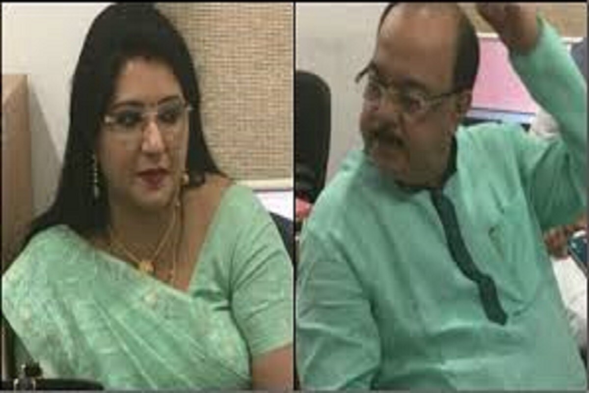 এই বিষয়ে নিউজ 18 বাংলায় এক্সক্লুসিভ প্রতিক্রিয়া দিয়েছেন বৈশাখী বন্দ্যোপাধ্যায় ৷ সোমবার বৈশাখীর অত্যন্ত শরীর খারাপ ছিল, তাই তাঁকে ছেড়ে যেতে পারেননি শোভনও ৷ এমনকী বৈশাখী বন্দ্যোপাধ্যায় জানিয়েছেন শোভন চট্টোপাধ্যায়ের জ্বর একশো ছিল ৷ ফাইল ছবি ৷ এই বিষয়ে নিউজ 18 বাংলায় এক্সক্লুসিভ প্রতিক্রিয়া দিয়েছেন বৈশাখী বন্দ্যোপাধ্যায় ৷ সোমবার বৈশাখীর অত্যন্ত শরীর খারাপ ছিল, তাই তাঁকে ছেড়ে যেতে পারেননি শোভনও ৷ এমনকী বৈশাখী বন্দ্যোপাধ্যায় জানিয়েছেন শোভন চট্টোপাধ্যায়ের জ্বর একশো ছিল ৷ ফাইল ছবি ৷