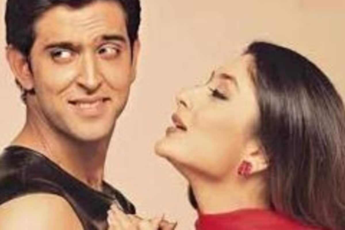 সেই সময়ে তাঁদের রসায়নে মুগ্ধ ছিল দর্শক। তবে শুধু অনস্ক্রিন নয়। অফস্ক্রিনও তাঁদের ঘনিষ্ঠতা তৈরি হয়েছিল তা সর্বজনবিদিত। একের পর এক বহু হিট ছবি দিয়েছিলেন তাঁরা। তাই দর্শকদের পছন্দের জুটি ছিল হৃতিক করিনা। সেই সময়ে তাঁদের রসায়নে মুগ্ধ ছিল দর্শক। তবে শুধু অনস্ক্রিন নয়। অফস্ক্রিনও তাঁদের ঘনিষ্ঠতা তৈরি হয়েছিল তা সর্বজনবিদিত। একের পর এক বহু হিট ছবি দিয়েছিলেন তাঁরা। তাই দর্শকদের পছন্দের জুটি ছিল হৃতিক করিনা।
