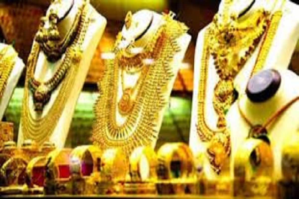 এমসিএক্সে আজ ১৪ টাকা কমে ১০ গ্রাম সোনার দাম হয়েছে ৪৯,৩২৮ টাকা ৷ সেক্ষেত্রে রুপোর দাম ১৫৫ টাকা কমে হয়েছে ৬৫,৪০০ টাকা প্রতি কিলোগ্রাম ৷ এমসিএক্সে আজ ১৪ টাকা কমে ১০ গ্রাম সোনার দাম হয়েছে ৪৯,৩২৮ টাকা ৷ সেক্ষেত্রে রুপোর দাম ১৫৫ টাকা কমে হয়েছে ৬৫,৪০০ টাকা প্রতি কিলোগ্রাম ৷