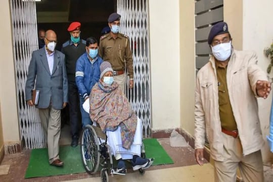 RJD chief Lalu Prasad Yadav admitted to Delhi's AIIMS as health worsens