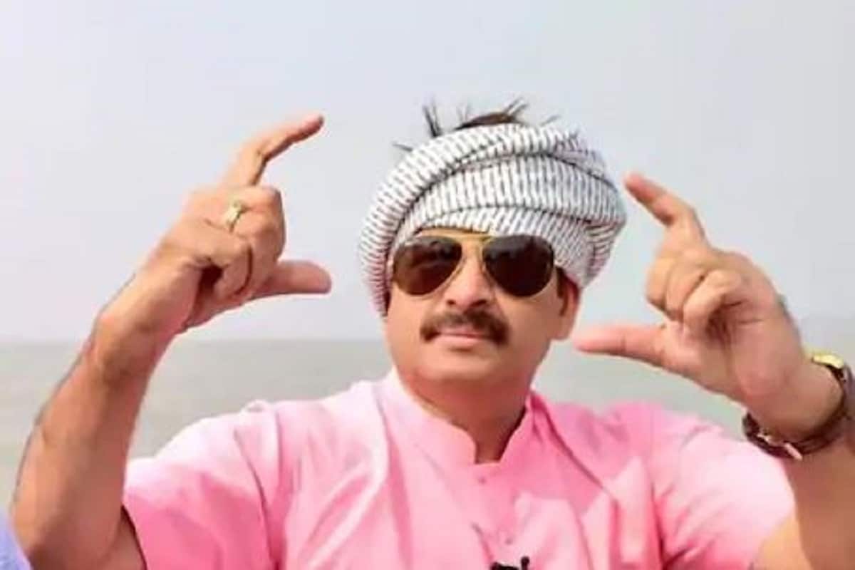 •বিজেপি সাংসদ ও ভোজপুরি সিনেমা সুপারস্টার মনোজ তিওয়ারি (Manoj Tiwari) এখন শিরোনামে। দ্বিতীয়বার বাবা হলেন মনোজ তিওয়ারি। সম্প্রতি তাঁর দ্বিতীয় স্ত্রী সুরভী (Manoj Tiwari Wife Surbhi) এক কন্যা সন্তানের জন্ম দিয়েছেন৷ সোশ্যাল মিডিয়াতে সেই খবর ভক্তদের জানিয়েছেন তিনি৷ •বিজেপি সাংসদ ও ভোজপুরি সিনেমা সুপারস্টার মনোজ তিওয়ারি (Manoj Tiwari) এখন শিরোনামে। দ্বিতীয়বার বাবা হলেন মনোজ তিওয়ারি। সম্প্রতি তাঁর দ্বিতীয় স্ত্রী সুরভী (Manoj Tiwari Wife Surbhi) এক কন্যা সন্তানের জন্ম দিয়েছেন৷ সোশ্যাল মিডিয়াতে সেই খবর ভক্তদের জানিয়েছেন তিনি৷
