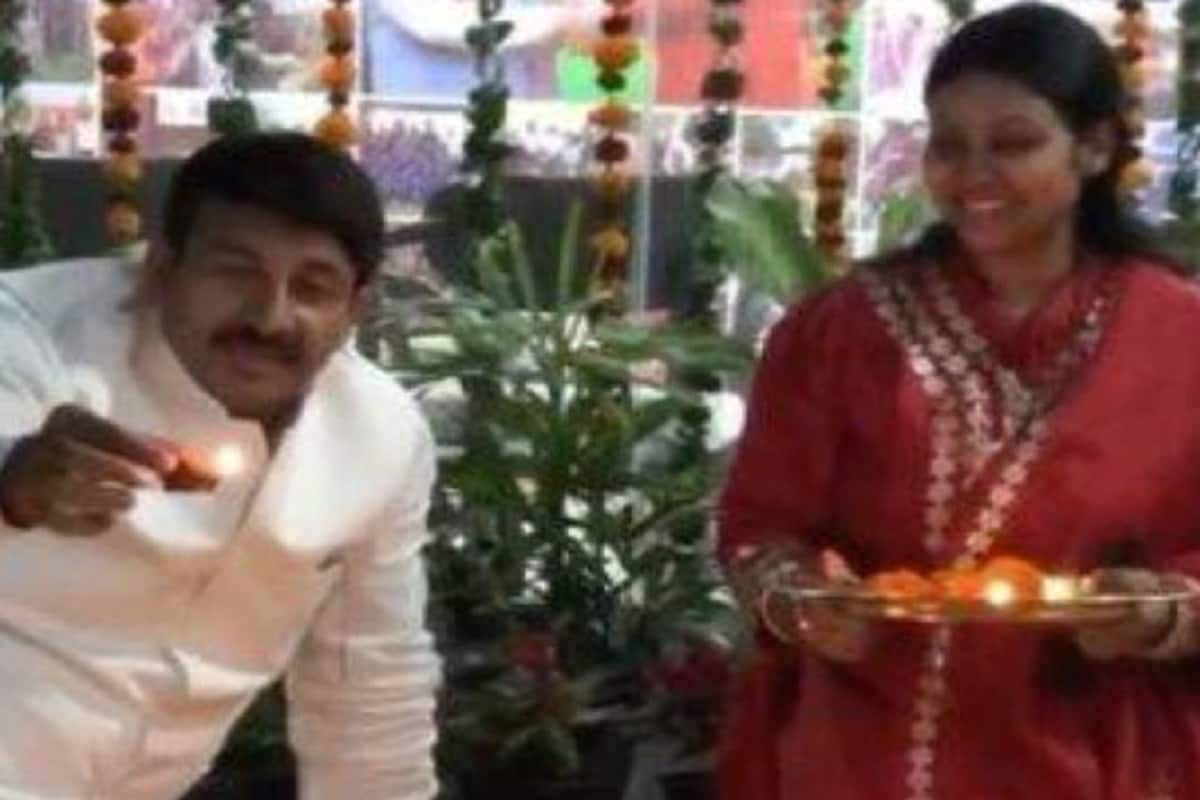 •আসলে, বিগ বস ৪-এর সময় মনোজ তিওয়ারি এবং শ্বেতা তিওয়ারির মধ্যে ঘনিষ্ঠতা খুব আলোচিত হয়েছিল। শোতে দুজনের মধ্যে খুব ভাল বন্ধুত্ব হয়ে গিয়েছিল। মনোজ তিওয়ারি এবং শ্বেতা তিওয়ারি এখনও বাস্তব জীবনে খুব ভাল বন্ধু। শুধু তাই নয়, দুজনেই একসঙ্গে ভোজপুরি ছবিও করেছেন। বিগ বসের সময় মনোজ তিওয়ারি ও শ্বেতা তিওয়ারির মধ্যে বন্ধুত্ব মনোজের তৎকালীন স্ত্রী রানীর মোটেও ভালভাবে নেননি এবং তিনি তাঁর স্বামী মনোজ থেকে আলাদা হওয়ার সিদ্ধান্ত নিয়েছিলেন। •আসলে, বিগ বস ৪-এর সময় মনোজ তিওয়ারি এবং শ্বেতা তিওয়ারির মধ্যে ঘনিষ্ঠতা খুব আলোচিত হয়েছিল। শোতে দুজনের মধ্যে খুব ভাল বন্ধুত্ব হয়ে গিয়েছিল। মনোজ তিওয়ারি এবং শ্বেতা তিওয়ারি এখনও বাস্তব জীবনে খুব ভাল বন্ধু। শুধু তাই নয়, দুজনেই একসঙ্গে ভোজপুরি ছবিও করেছেন। বিগ বসের সময় মনোজ তিওয়ারি ও শ্বেতা তিওয়ারির মধ্যে বন্ধুত্ব মনোজের তৎকালীন স্ত্রী রানীর মোটেও ভালভাবে নেননি এবং তিনি তাঁর স্বামী মনোজ থেকে আলাদা হওয়ার সিদ্ধান্ত নিয়েছিলেন।