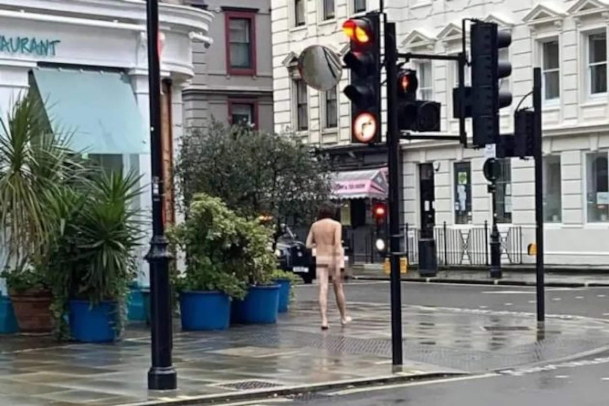 নিজেকে পরিষ্কার করতে উলঙ্গ অবস্থায় রাস্তায় দৌড়লেন ব্যক্তি, তার পর...