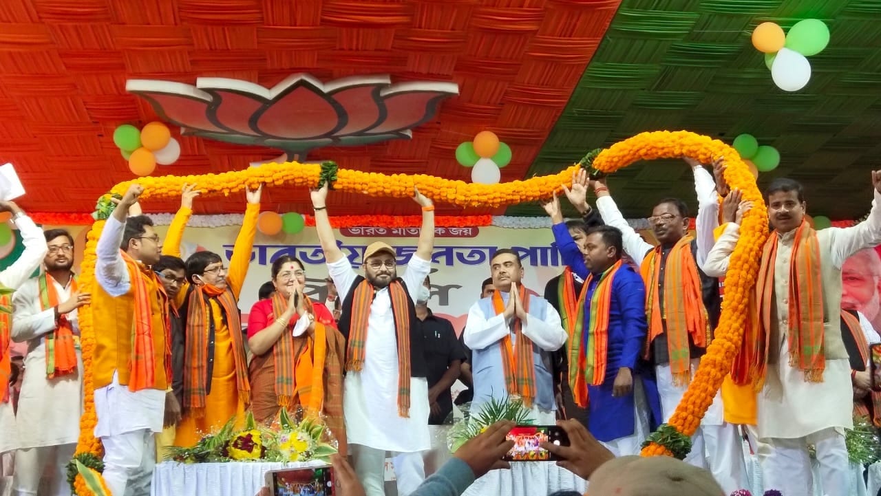 শুভেন্দু এদিন সভাস্থল থেকে বলেন, শুভেন্দু এদিন সভাস্থল থেকে বলেন,