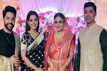 এক ফ্রেমে উত্তমের বাড়ির নতুন প্রজন্মরা! দেওরের বিয়েতে সবার ছবি পোস্ট দেবলীনার