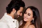 ঘোড়ার পিঠে নয়, বাইকে চেপে বিয়ে করতে গেলেন বরুণ