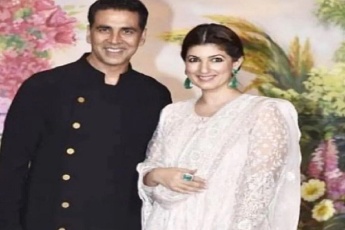 অক্ষয় ও টুইঙ্কেল খান্নার প্রথম আলাপ হয়েছিল একটি পত্রিকার ফটোশ্যুটের সময়ে ৷ তখন থেকেই একে অপরকে মন দিয়েছিলেন ৷ ছবি সৌজন্যে ইনস্টাগ্রাম ৷ অক্ষয় ও টুইঙ্কেল খান্নার প্রথম আলাপ হয়েছিল একটি পত্রিকার ফটোশ্যুটের সময়ে ৷ তখন থেকেই একে অপরকে মন দিয়েছিলেন ৷ ছবি সৌজন্যে ইনস্টাগ্রাম ৷