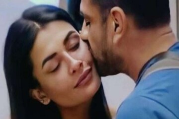 এক ঘরে থেকে জমে উঠেছে প্রেম! টিভির পর্দায় স্বীকার করে বসলেন ইজাজ! নায়িকা বললেন