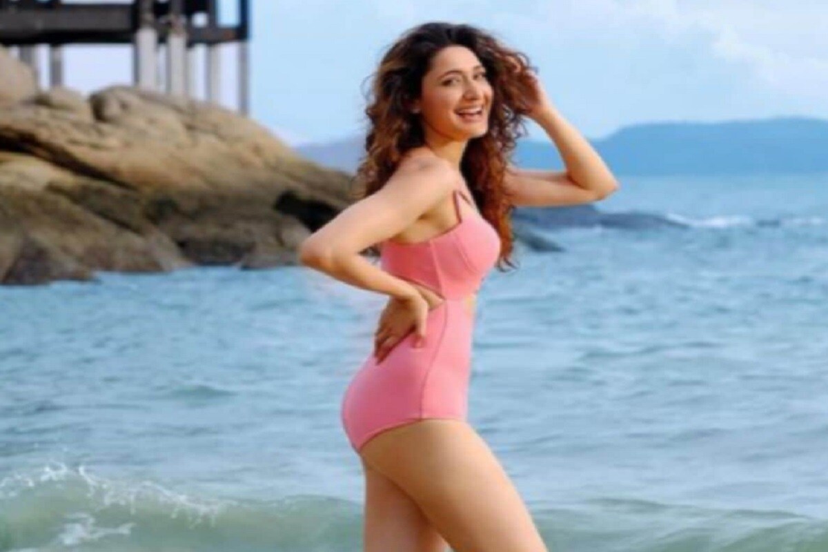 ২০১৪ সালের একটি ছবিতে তিনি নিজের কেরিয়ার শুরু করেছিলেন ৷ এরপরে ২০১৫ তেলুগু ছবিতেও অবিনয় করেছিলেন প্রজ্ঞা ৷ ছবি সৌজন্যে ইনস্টাগ্রাম ৷ ২০১৪ সালের একটি ছবিতে তিনি নিজের কেরিয়ার শুরু করেছিলেন ৷ এরপরে ২০১৫ তেলুগু ছবিতেও অবিনয় করেছিলেন প্রজ্ঞা ৷ ছবি সৌজন্যে ইনস্টাগ্রাম ৷