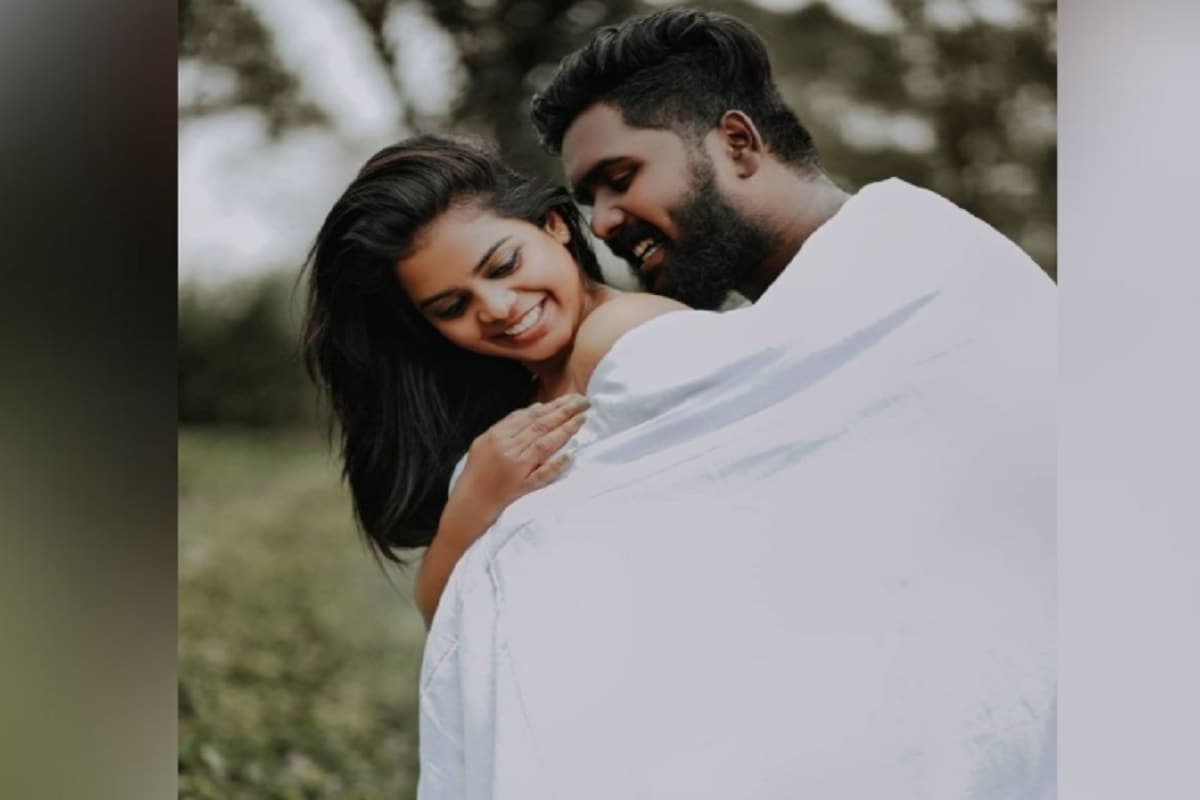 তাঁর বন্ধু ওয়েডিং স্টোরিজ ফটোগ্রাফি নামে এক ফর্মে ছবিগুলি শেয়ার করেছেন ৷ কেরলের এক চা বাগানে ছবিগুলি তোলার জন্য নানান পরিকল্পনা করেছেন ৷ ছবি সৌজন্যে ইনস্টাগ্রাম ৷ তাঁর বন্ধু ওয়েডিং স্টোরিজ ফটোগ্রাফি নামে এক ফর্মে ছবিগুলি শেয়ার করেছেন ৷ কেরলের এক চা বাগানে ছবিগুলি তোলার জন্য নানান পরিকল্পনা করেছেন ৷ ছবি সৌজন্যে ইনস্টাগ্রাম ৷