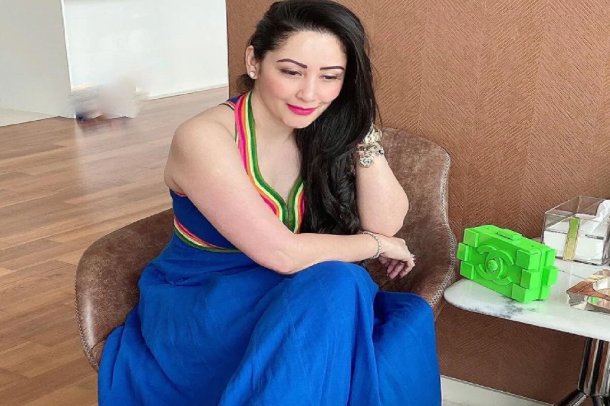 সঞ্জয় ও মান্যতার পরিচয় হয় একটি ছবির সেটে লভার্স লাইফ নামক এক সি গ্রেডের অত্যন্ত জনপ্রিয় শোতে ৷ ছবি সংক্রান্ত বৈঠকের পরেই মান্যতা সঞ্জয়ের সঙ্গে দেখা করতে গিয়েছিলেন ৷ ছবি সৌজন্যে ইনস্টাগ্রামে ৷ সঞ্জয় ও মান্যতার পরিচয় হয় একটি ছবির সেটে লভার্স লাইফ নামক এক সি গ্রেডের অত্যন্ত জনপ্রিয় শোতে ৷ ছবি সংক্রান্ত বৈঠকের পরেই মান্যতা সঞ্জয়ের সঙ্গে দেখা করতে গিয়েছিলেন ৷ ছবি সৌজন্যে ইনস্টাগ্রামে ৷