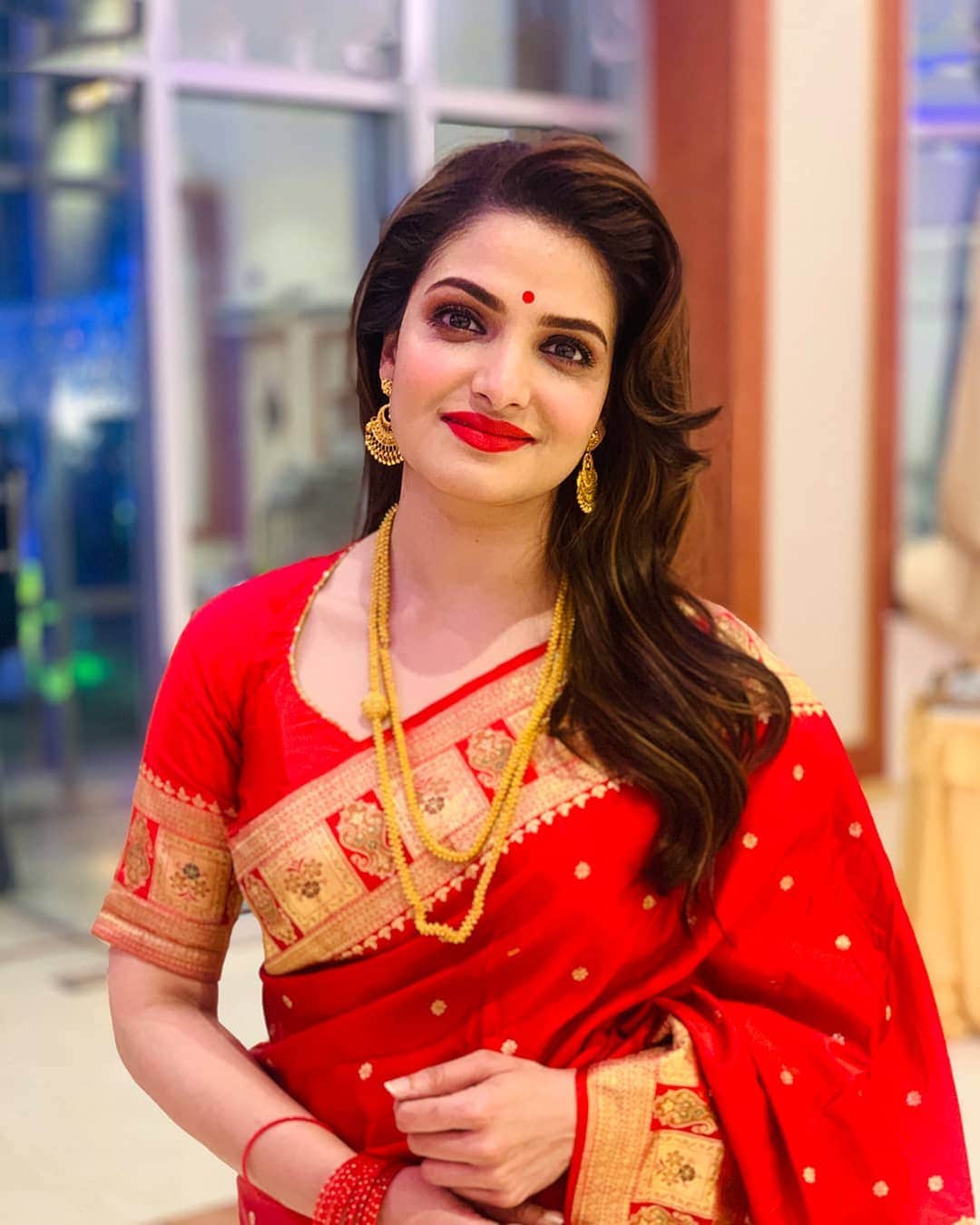 *তবে না। সত্যি সত্যি বিয়ে করেননি তনুশ্রী। এটা সম্ভবত কোনও সিনেমার প্রমোশনের ছবি শেয়ার করেছেন নায়িকা। সিনেমার নাম 'আবার বছর কুড়ি পড়ে'। ছবিতে তনুশ্রীর বিপরীতে অভিনয় করবেন অভিনেতা আবীর চট্টোপাধ্যায়। ছবি: ইনস্টাগ্রাম। *তবে না। সত্যি সত্যি বিয়ে করেননি তনুশ্রী। এটা সম্ভবত কোনও সিনেমার প্রমোশনের ছবি শেয়ার করেছেন নায়িকা। সিনেমার নাম 'আবার বছর কুড়ি পড়ে'। ছবিতে তনুশ্রীর বিপরীতে অভিনয় করবেন অভিনেতা আবীর চট্টোপাধ্যায়। ছবি: ইনস্টাগ্রাম।