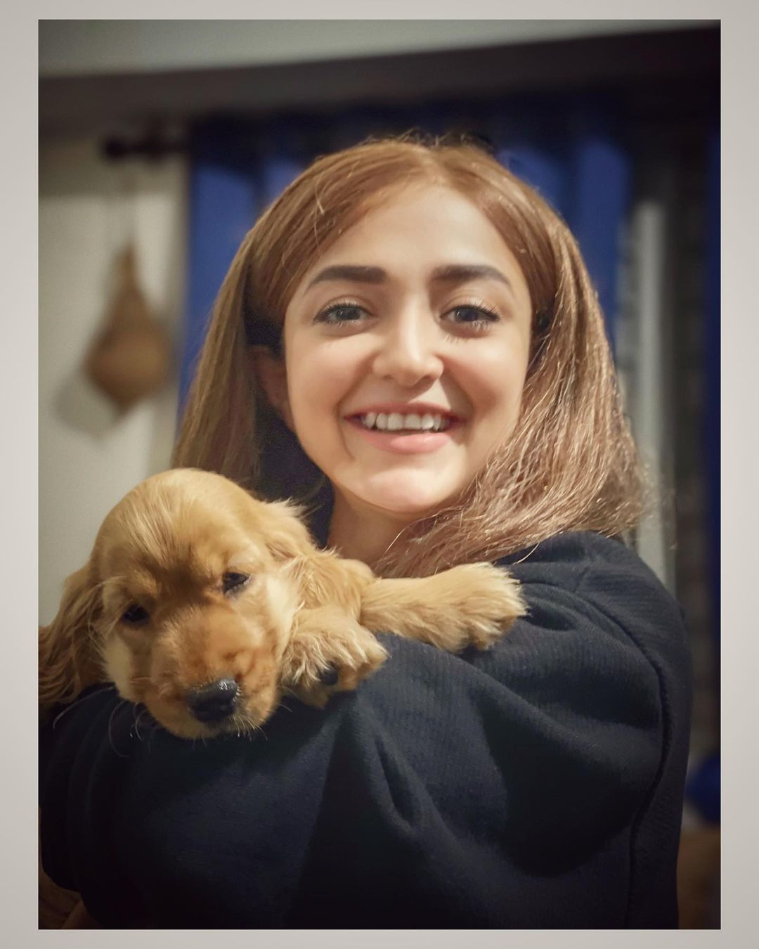 *কখনও সাইক্লিং করে, কখনও ঘুরে, স্বামীর সঙ্গে খুনসুটি করে অবসর উপভোগ করেছেন। এরপর পরিস্থিতি যখন কিছুটা স্বাভাবিক হতে শুরু করে, দেশে ফেরার মানসিক প্রস্তুতি শুরু হয়, তখনই আসে দুঃসংবাদ। তারপরেই তড়িঘড়ি মাইক এবং তিনি দেশে ফেরেন। ছবি: ইনস্টাগ্রাম। *কখনও সাইক্লিং করে, কখনও ঘুরে, স্বামীর সঙ্গে খুনসুটি করে অবসর উপভোগ করেছেন। এরপর পরিস্থিতি যখন কিছুটা স্বাভাবিক হতে শুরু করে, দেশে ফেরার মানসিক প্রস্তুতি শুরু হয়, তখনই আসে দুঃসংবাদ। তারপরেই তড়িঘড়ি মাইক এবং তিনি দেশে ফেরেন। ছবি: ইনস্টাগ্রাম।