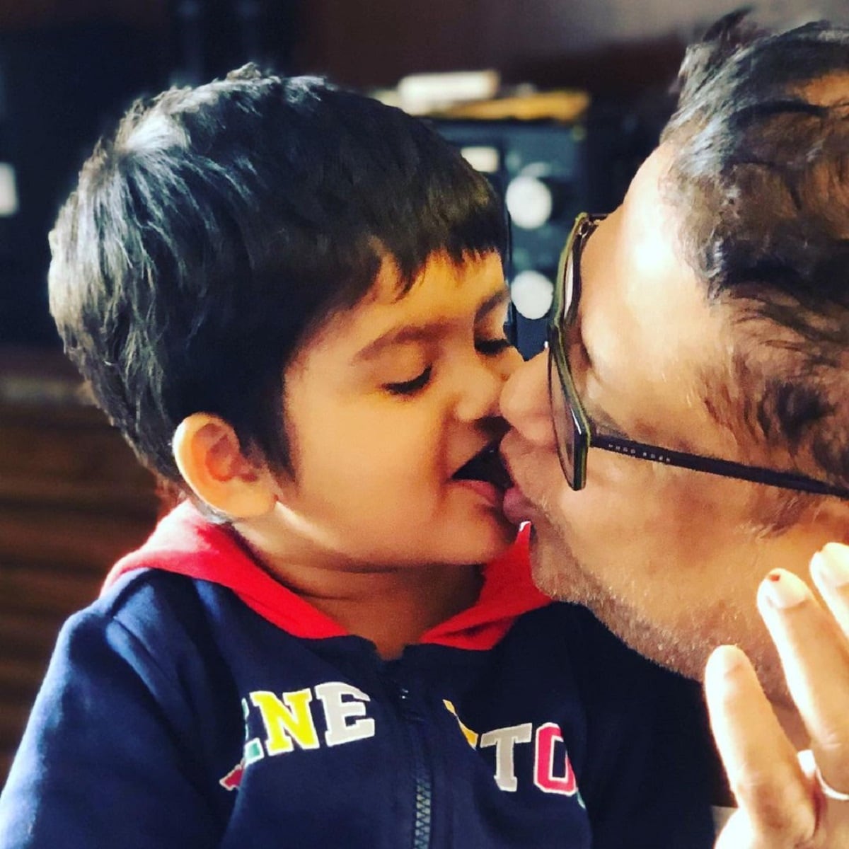 আজ ইনস্টাগ্রামে ছবি শেয়ার করে সুদীপা লিখলেন, 'ঠাকুরকে নমো করো'। ছেলে প্রণাম করছে ঠাকুরকে। photo source Instagram আজ ইনস্টাগ্রামে ছবি শেয়ার করে সুদীপা লিখলেন, 'ঠাকুরকে নমো করো'। ছেলে প্রণাম করছে ঠাকুরকে। photo source Instagram