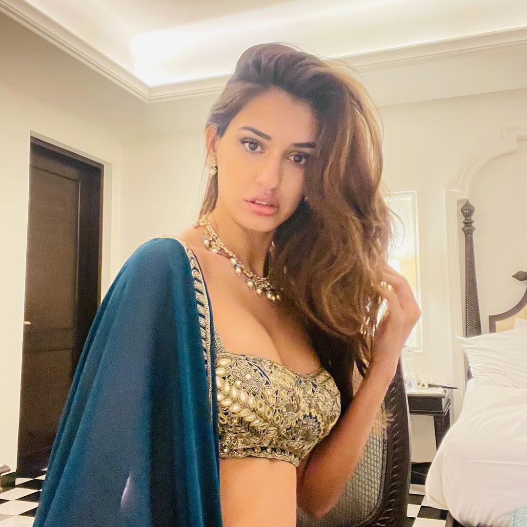অভিনেত্রী র মেকআপের ছবি সোশ্যাল মিডিয়ায় দুর্দান্ত গতিতে ছড়িয়েছে ৷ প্রতিটি ছবিই এক আলাদা আকর্ষণ সৃষ্টি করেছে ৷ ছবি সৌজন্যে ইনস্টাগ্রাম ৷ অভিনেত্রী র মেকআপের ছবি সোশ্যাল মিডিয়ায় দুর্দান্ত গতিতে ছড়িয়েছে ৷ প্রতিটি ছবিই এক আলাদা আকর্ষণ সৃষ্টি করেছে ৷ ছবি সৌজন্যে ইনস্টাগ্রাম ৷