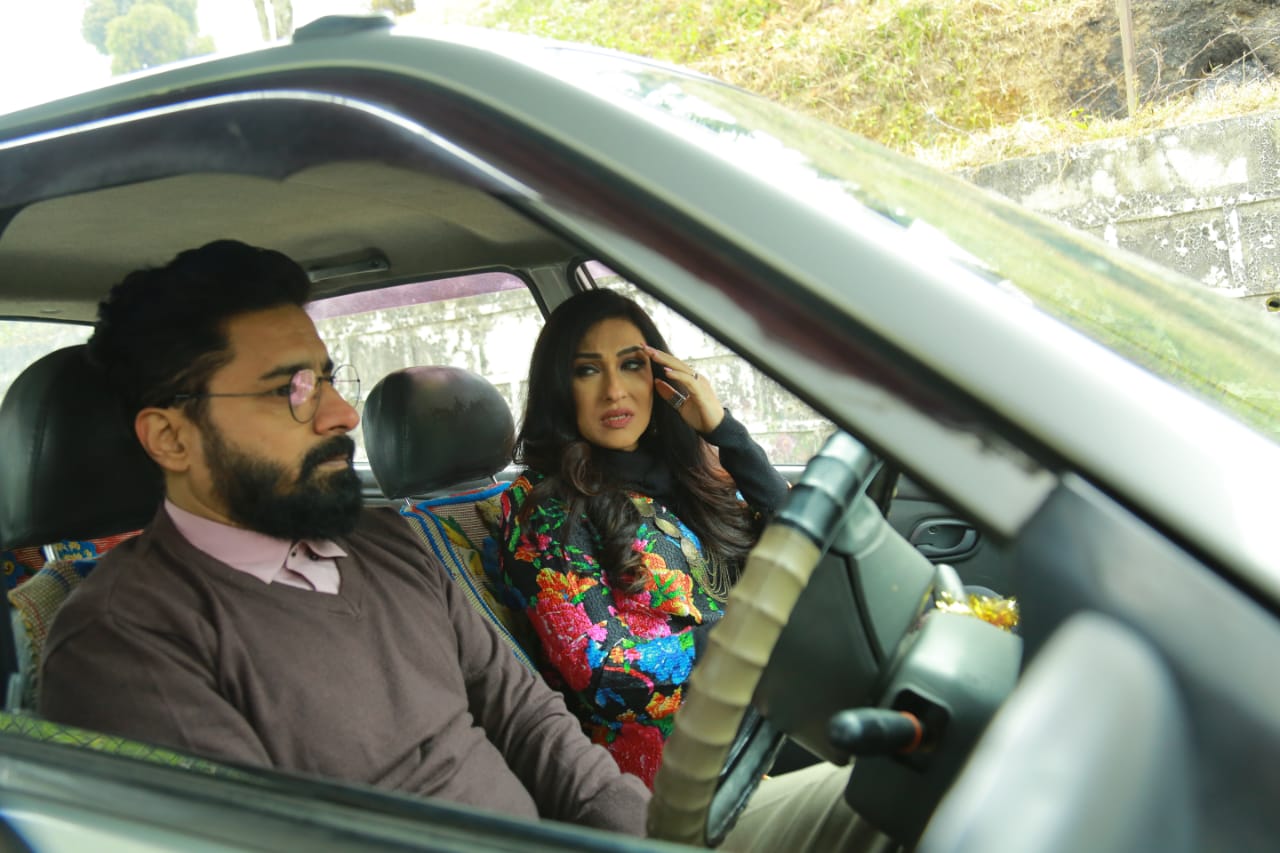 • 'সল্ট' মূলত প্রেমের ছবি। তবে তার মধ্যেও রয়েছে নতুনত্ব। চন্দন রায় সান্যাল ও ঋতুপর্ণার পেয়ারিং বেশ অন্য রকম। • 'সল্ট' মূলত প্রেমের ছবি। তবে তার মধ্যেও রয়েছে নতুনত্ব। চন্দন রায় সান্যাল ও ঋতুপর্ণার পেয়ারিং বেশ অন্য রকম।