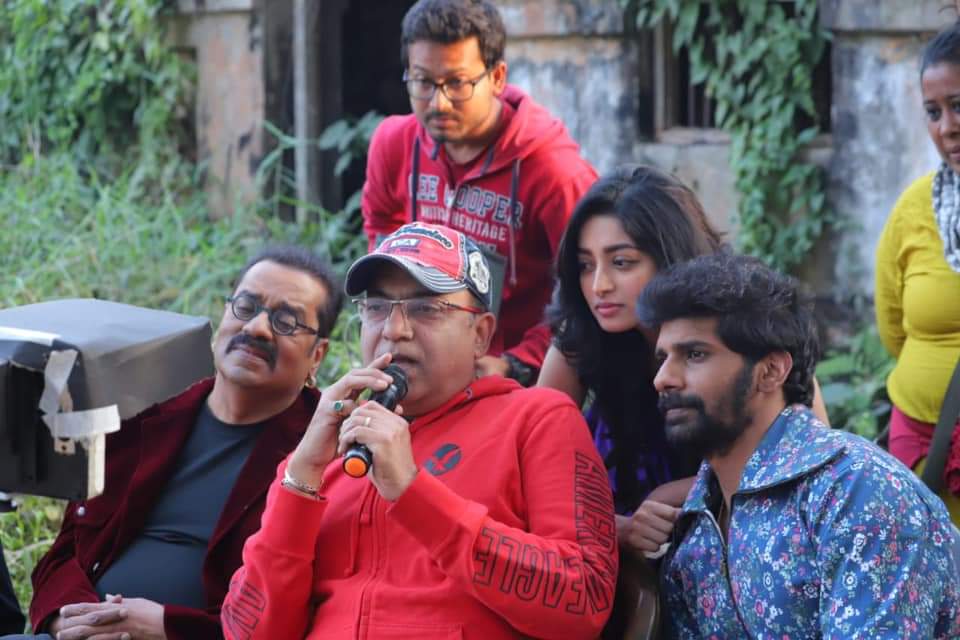• এই অ্যালবামের নাম ইশক। মোট ৬টি গান রয়েছে এই অ্যালবামে। ঈশা ছাড়াও এই অ্যালবামে অভিনয় করেছেন তুহিনা দাস। • এই অ্যালবামের নাম ইশক। মোট ৬টি গান রয়েছে এই অ্যালবামে। ঈশা ছাড়াও এই অ্যালবামে অভিনয় করেছেন তুহিনা দাস।
