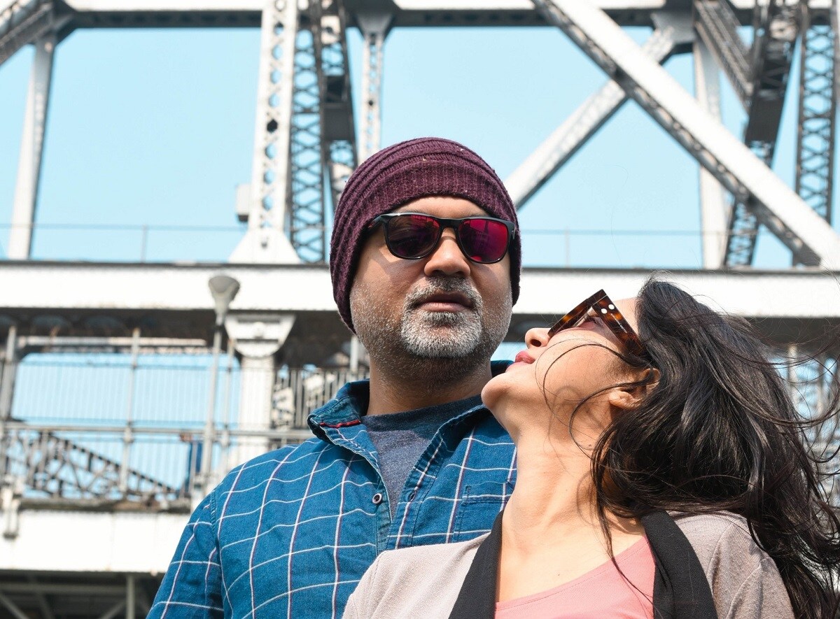 তাই প্রেমটা সে সময় সোশ্যাল মিডিয়াতেই বেঁচে ছিল। কিন্তু লকডাউন কাটতেই বাংলাদেশ থেকে কলকাতায় আসেন মিথিলা। photo source twitter তাই প্রেমটা সে সময় সোশ্যাল মিডিয়াতেই বেঁচে ছিল। কিন্তু লকডাউন কাটতেই বাংলাদেশ থেকে কলকাতায় আসেন মিথিলা। photo source twitter