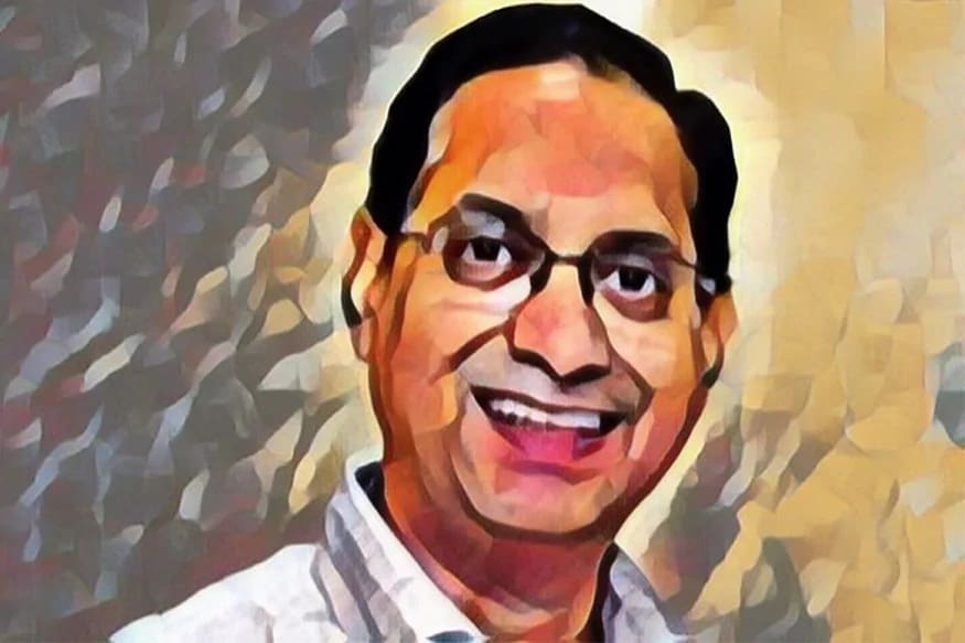 তুহিন কান্ত পাণ্ডে (TUHIN KANTA PANDEY) - ২০২০ সালে অর্থনীতির পাঁজর ভেঙেছে করোনা। এক্ষেত্রে বেসকারিকরণের একাধিক পরিকল্পনা ২০২১-২২ অর্থবর্ষেই বাস্তবায়িত হতে পারে। আর এই পরিকল্পনা বাস্তবায়নের সমস্ত দায়িত্ব রয়েছে তুহিন পাণ্ডের কাঁধে। পঞ্জাব ক্যাডারের ১৯৮৭ ব্যাচের তুহিন পাণ্ডে ডিপার্টমেন্ট অফ ইনভেস্টমেন্ট অ্যান্ড পাবলিক অ্যাসেট ম্যানেজমেন্টের (Department of Investment and Public Asset Management) সেক্রেটারি পদে নিযুক্ত রয়েছেন। গত অর্থবর্ষে এই দফতরের লক্ষ্যমাত্রা ছিল ২.১ লক্ষ কোটি। আপাতত আগামী অর্থবর্ষের অপেক্ষায় রয়েছেন তুহিন কান্ত পাণ্ডে। এক্ষেত্রে ভারত পেট্রোলিয়াম, শিপিং কর্পোরেশন অ্যান্ড এয়ার ইন্ডিয়া সহ একাধিক সংস্থার বেসরকারিকরণ নিয়ে পদক্ষেপ করা হতে পারে। তুহিন কান্ত পাণ্ডে (TUHIN KANTA PANDEY) - ২০২০ সালে অর্থনীতির পাঁজর ভেঙেছে করোনা। এক্ষেত্রে বেসকারিকরণের একাধিক পরিকল্পনা ২০২১-২২ অর্থবর্ষেই বাস্তবায়িত হতে পারে। আর এই পরিকল্পনা বাস্তবায়নের সমস্ত দায়িত্ব রয়েছে তুহিন পাণ্ডের কাঁধে। পঞ্জাব ক্যাডারের ১৯৮৭ ব্যাচের তুহিন পাণ্ডে ডিপার্টমেন্ট অফ ইনভেস্টমেন্ট অ্যান্ড পাবলিক অ্যাসেট ম্যানেজমেন্টের (Department of Investment and Public Asset Management) সেক্রেটারি পদে নিযুক্ত রয়েছেন। গত অর্থবর্ষে এই দফতরের লক্ষ্যমাত্রা ছিল ২.১ লক্ষ কোটি। আপাতত আগামী অর্থবর্ষের অপেক্ষায় রয়েছেন তুহিন কান্ত পাণ্ডে। এক্ষেত্রে ভারত পেট্রোলিয়াম, শিপিং কর্পোরেশন অ্যান্ড এয়ার ইন্ডিয়া সহ একাধিক সংস্থার বেসরকারিকরণ নিয়ে পদক্ষেপ করা হতে পারে।