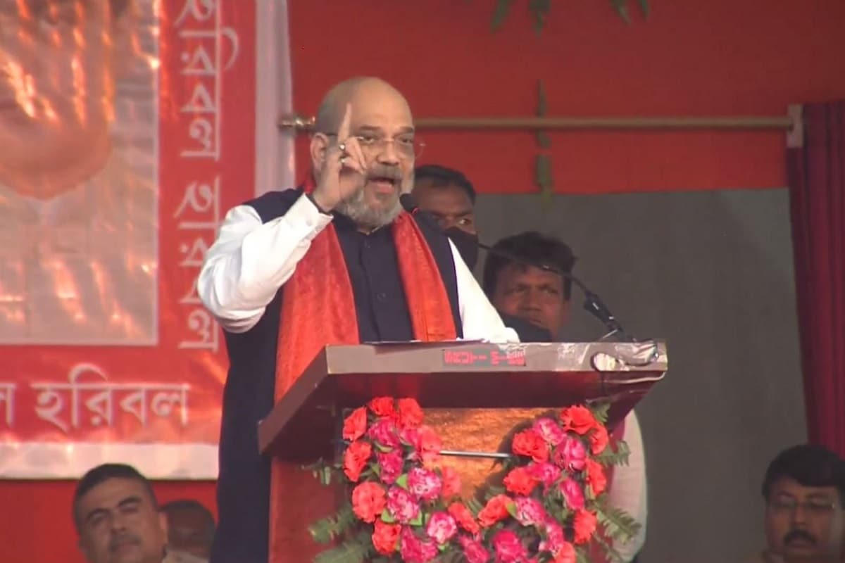 কেন্দ্রীয় স্বরাষ্ট্রমন্ত্রীর আরও প্রতিশ্রুতি, মতুয়া সম্প্রদায়ের সম্মানে ঠাকুরনগর রেল স্টেশনের নাম বদলে শ্রীধাম ঠাকুরনগর রেল স্টেশন করা হবে৷ অমিত শাহ অভিযোগ করেন, রাজ্য সরকারের আপত্তিতেই স্টেশনের নাম বদল করা যাচ্ছে না৷ তাই রাজ্যে ক্ষমতায় এলে প্রথম ক্যাবিনেট বৈঠকেই এই প্রস্তাবে অনুমোদন দেওয়া হবে৷ কেন্দ্রীয় স্বরাষ্ট্রমন্ত্রীর আরও প্রতিশ্রুতি, মতুয়া সম্প্রদায়ের সম্মানে ঠাকুরনগর রেল স্টেশনের নাম বদলে শ্রীধাম ঠাকুরনগর রেল স্টেশন করা হবে৷ অমিত শাহ অভিযোগ করেন, রাজ্য সরকারের আপত্তিতেই স্টেশনের নাম বদল করা যাচ্ছে না৷ তাই রাজ্যে ক্ষমতায় এলে প্রথম ক্যাবিনেট বৈঠকেই এই প্রস্তাবে অনুমোদন দেওয়া হবে৷