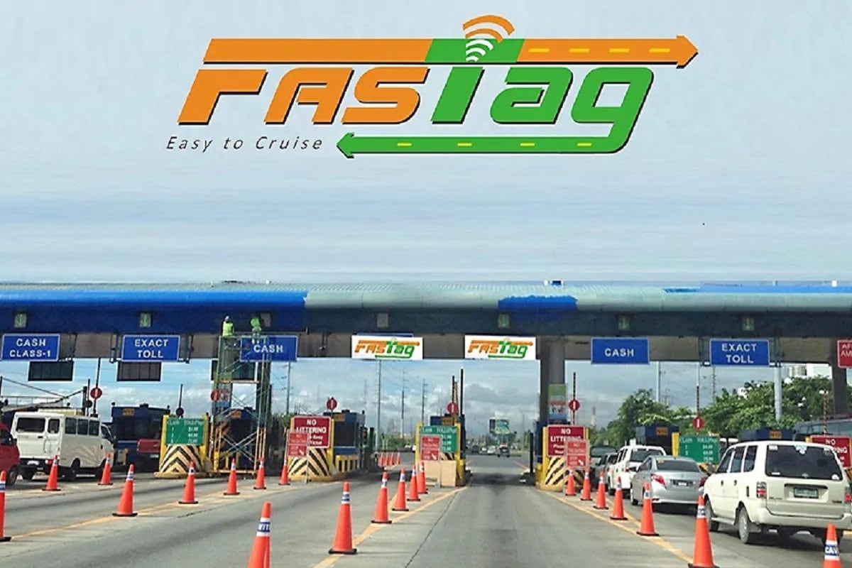 কী ভাবে কেনা যাবে FASTag? একাধিক অপশন রয়েছে। যদি নিজের গাড়ির জন্য কেউ FASTag কিনতে চান, তাহলে টোল প্লাজা থেকে নির্দিষ্ট স্কিমের FASTag কিনতে পারেন। এক্ষেত্রে একটি আবশ্যক KYC প্রক্রিয়াকরণ রয়েছে। অনলাইনেও কেনা যেতে পারে। এগুলি ছাড়াও HDFC ব্যাঙ্ক, ICICI ব্যাঙ্ক, স্টেট ব্যাঙ্ক অফ ইন্ডিয়া, কোটাক ব্যাঙ্ক বা Axis ব্যাঙ্কের সঙ্গে কথা বলা যেতে পারে। এক্ষেত্রে গাড়ির মালিকদের গাড়ির রেজিস্ট্রেশন, পাসপোর্ট সাইজের ছবি, পরিচয়পত্র, ড্রাইভিং লাইসেন্স নিয়ে যেতে হয়। কী ভাবে কেনা যাবে FASTag? একাধিক অপশন রয়েছে। যদি নিজের গাড়ির জন্য কেউ FASTag কিনতে চান, তাহলে টোল প্লাজা থেকে নির্দিষ্ট স্কিমের FASTag কিনতে পারেন। এক্ষেত্রে একটি আবশ্যক KYC প্রক্রিয়াকরণ রয়েছে। অনলাইনেও কেনা যেতে পারে। এগুলি ছাড়াও HDFC ব্যাঙ্ক, ICICI ব্যাঙ্ক, স্টেট ব্যাঙ্ক অফ ইন্ডিয়া, কোটাক ব্যাঙ্ক বা Axis ব্যাঙ্কের সঙ্গে কথা বলা যেতে পারে। এক্ষেত্রে গাড়ির মালিকদের গাড়ির রেজিস্ট্রেশন, পাসপোর্ট সাইজের ছবি, পরিচয়পত্র, ড্রাইভিং লাইসেন্স নিয়ে যেতে হয়।