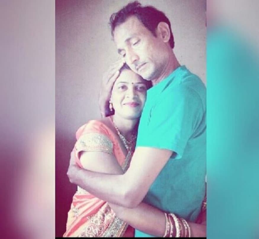সারা সকাল পড়াশুনো করতাম, থালাবাসন ধুতাম এবং রাতে কলসেন্টারে কাজ করতাম৷ যাতে রিকশা ভাড়া বাঁচাতে পারি তাই অনেকক্ষণ রাস্তায় হেঁটে হেঁটে এক জায়গা থেকে অন্য জায়গায় যেতাম৷ Photo Courtesy- Instagram সারা সকাল পড়াশুনো করতাম, থালাবাসন ধুতাম এবং রাতে কলসেন্টারে কাজ করতাম৷ যাতে রিকশা ভাড়া বাঁচাতে পারি তাই অনেকক্ষণ রাস্তায় হেঁটে হেঁটে এক জায়গা থেকে অন্য জায়গায় যেতাম৷ Photo Courtesy- Instagram