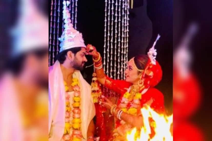প্রসঙ্গত, মিমি ও ওমের বিয়েতে ছিল একটি বিশেষত্ব। বৈদিক মতে বিয়ে করেছেন তাঁরা। অর্থাৎ বিয়েতে হয়নি কন্যাদান। ওমকেও মিমি সিঁদুর পরিয়েছেন। এছাড়া মহিলা পুরোহিত তাঁদের চারহাত করেছেন। 