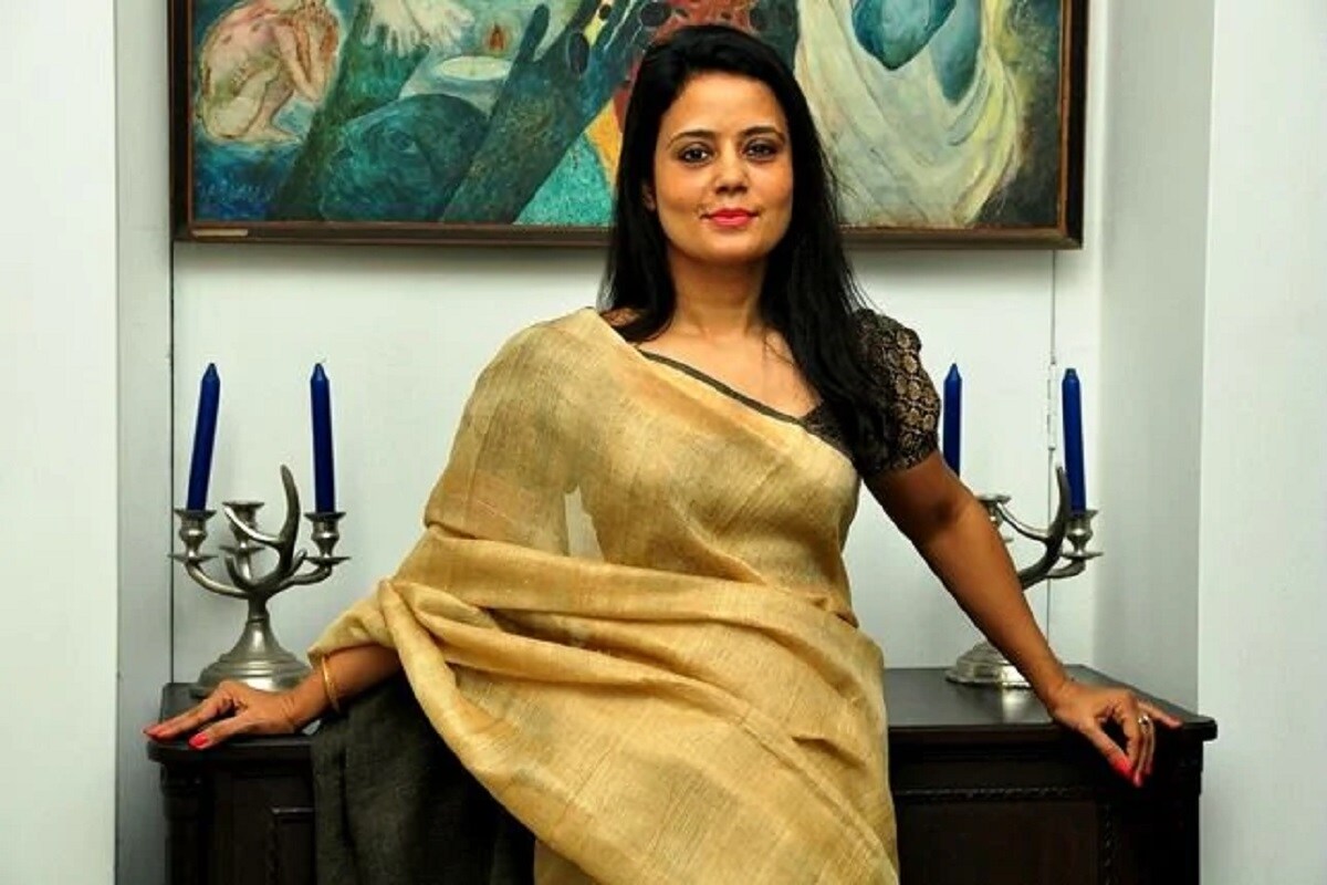প্রাক্তন বিচারপতি রঞ্জন গগৈয়ের বিরুদ্ধে মুখ খুলেছিলেন মহুয়া। মহুয়ার মন্তব্য নেটাগরিকদের মধ্যে ভাইরাল হয়। আবার স্বাধিকার ভঙ্গের প্রস্তাবের প্রশ্নও ওঠে। যদিও শেষ পর্যন্ত কোনও পদক্ষেপ করা হয়নি। প্রাক্তন বিচারপতি রঞ্জন গগৈয়ের বিরুদ্ধে মুখ খুলেছিলেন মহুয়া। মহুয়ার মন্তব্য নেটাগরিকদের মধ্যে ভাইরাল হয়। আবার স্বাধিকার ভঙ্গের প্রস্তাবের প্রশ্নও ওঠে। যদিও শেষ পর্যন্ত কোনও পদক্ষেপ করা হয়নি।