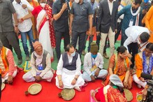 নাড্ডাকে মাখনা উপহার দিলেন মালদহের কৃষকরা, তৃণমূল বলছে ভিড় করতে বাইরের লোক নাড্ডাকে মাখনা উপহার দিলেন মালদহের কৃষকরা, তৃণমূল বলছে ভিড় করতে বাইরের লোক