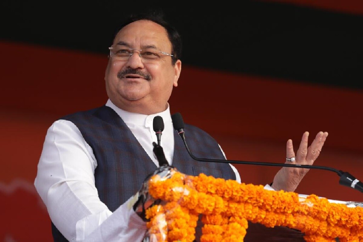 এ দিন থেকেই বীরভূমে বিজেপি-র পরিবর্তন রথযাত্রার সূচনা হল৷ তারাপীঠ থেকেই সেই রথযাত্রার সূচনা করেন বিজেপি সভাপতি জে পি নাড্ডা৷ উপস্থিত ছিলেন রাজ্য এবং কেন্দ্রীয় স্তরের অন্যান্য নেতারাও৷ সেই সুযোগেই তারাপীঠের মন্দিরে গিয়ে পুজো দিয়ে আসেন মুকুল রায়, রাজীব বন্দ্যোপাধ্যায়ের মতো কয়েকজন নেতা৷ Info-Supratim Das এ দিন থেকেই বীরভূমে বিজেপি-র পরিবর্তন রথযাত্রার সূচনা হল৷ তারাপীঠ থেকেই সেই রথযাত্রার সূচনা করেন বিজেপি সভাপতি জে পি নাড্ডা৷ উপস্থিত ছিলেন রাজ্য এবং কেন্দ্রীয় স্তরের অন্যান্য নেতারাও৷ সেই সুযোগেই তারাপীঠের মন্দিরে গিয়ে পুজো দিয়ে আসেন মুকুল রায়, রাজীব বন্দ্যোপাধ্যায়ের মতো কয়েকজন নেতা৷ Info-Supratim Das