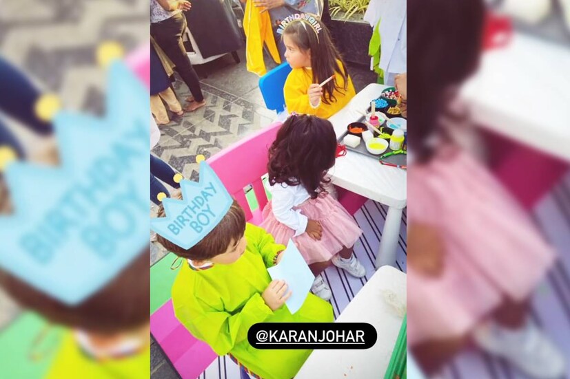 সোশ্যাল মিডিয়ায় জন্মদিনের নানা মুহূর্তের ছবি শেয়ার করেছেন খোদ করণ। ইনস্টাগ্রামে সেই সব ছবি এখনও জ্বলজ্বল করছে। (ইনস্টাগ্রাম ছবি: করণ জোহর)