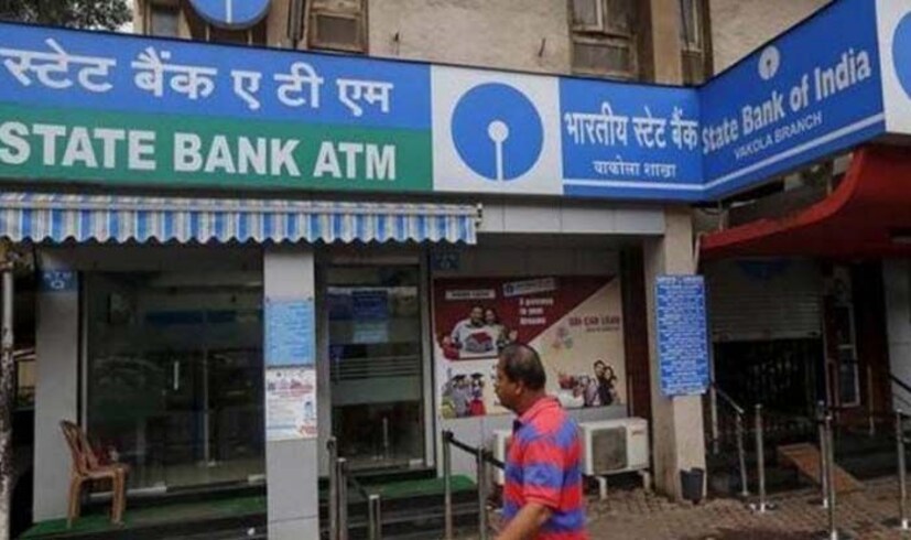 • SBI কাস্টমারদের জন্য এটিএম থেকে ৮টি লেনদেন বিনামূল্যে করা যায় । ৫টি এসবিআই-এর নিজস্ব এটিএম থেকে এবং ৩টি অন্য ব্যাঙ্কের এটিএম থেকে ।