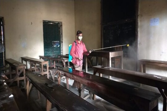 শুক্রবার থেকে খুলছে স্কুল।