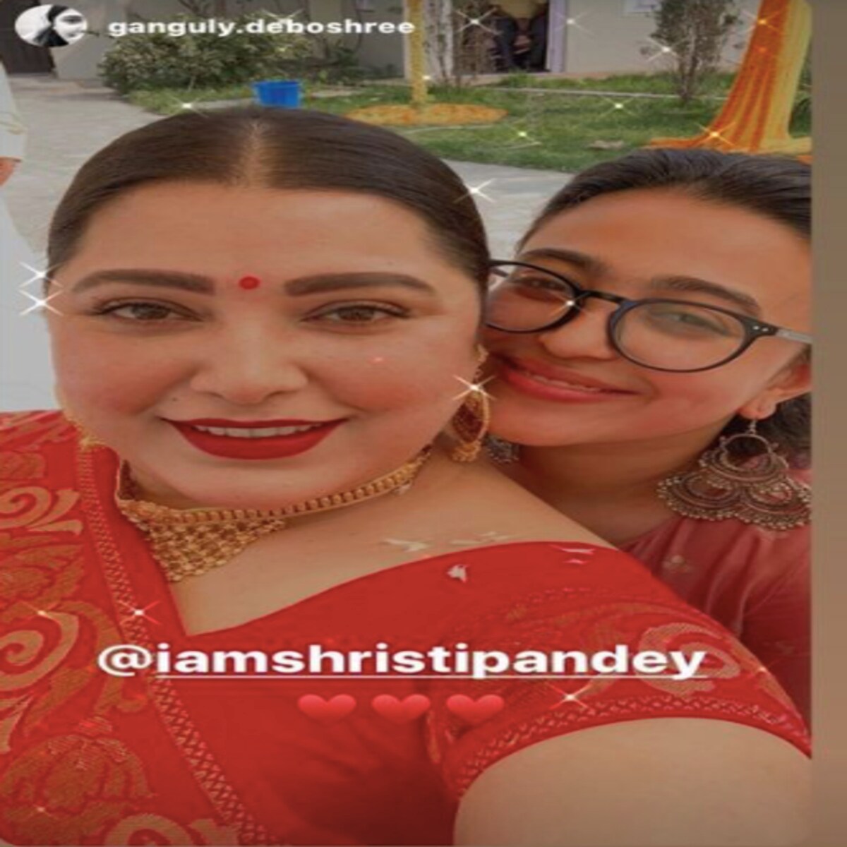 *শুধু মা-বাবা নয়, ইউভানের মাসি অভিনেত্রী দেবশ্রী গঙ্গোপাধ্যায় পরেছেন টুকটুকে লাল শাড়ি। রাজের একমাত্র দিদির মেয়ে দুই মেয়ে সকলকেই দেখা গিয়েছে অন্য মেজাজে। সকলেই একে একে ছবি শেয়ার করছেন। *শুধু মা-বাবা নয়, ইউভানের মাসি অভিনেত্রী দেবশ্রী গঙ্গোপাধ্যায় পরেছেন টুকটুকে লাল শাড়ি। রাজের একমাত্র দিদির মেয়ে দুই মেয়ে সকলকেই দেখা গিয়েছে অন্য মেজাজে। সকলেই একে একে ছবি শেয়ার করছেন।