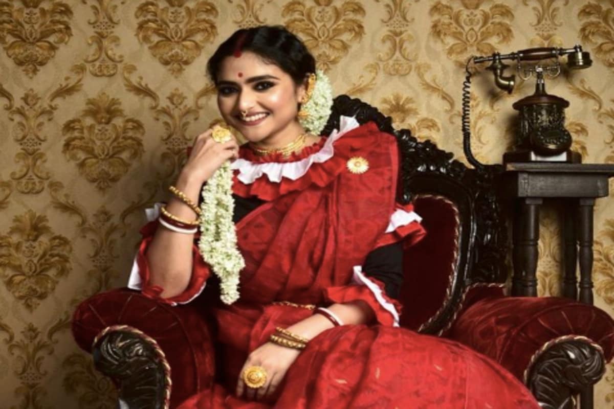 *তবে এটা প্রথমবার নয়। এর আগেও একবার ক্যান্সারে আক্রান্ত হয়েছিলেন তিনি। সেবার ক্যান্সার থাবা বসিয়েছিল তাঁর শিরদাঁড়ায়। সেই সময় মারণ রোগকে জয় করেছিলেন দীর্ঘ চিকিৎসার পর । কিন্তু কয়েক বছরের মধ্যেই ফিরে এসেছে মারণ ব্যাধি। এ বারে তাঁর ফুসফুসে ৭ সেন্টিমিটারের একটি টিউমর ছিল। ছবি: ইনস্টাগ্রাম। *তবে এটা প্রথমবার নয়। এর আগেও একবার ক্যান্সারে আক্রান্ত হয়েছিলেন তিনি। সেবার ক্যান্সার থাবা বসিয়েছিল তাঁর শিরদাঁড়ায়। সেই সময় মারণ রোগকে জয় করেছিলেন দীর্ঘ চিকিৎসার পর । কিন্তু কয়েক বছরের মধ্যেই ফিরে এসেছে মারণ ব্যাধি। এ বারে তাঁর ফুসফুসে ৭ সেন্টিমিটারের একটি টিউমর ছিল। ছবি: ইনস্টাগ্রাম।